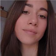 Chica responsable se ofrece a dar clases de latín